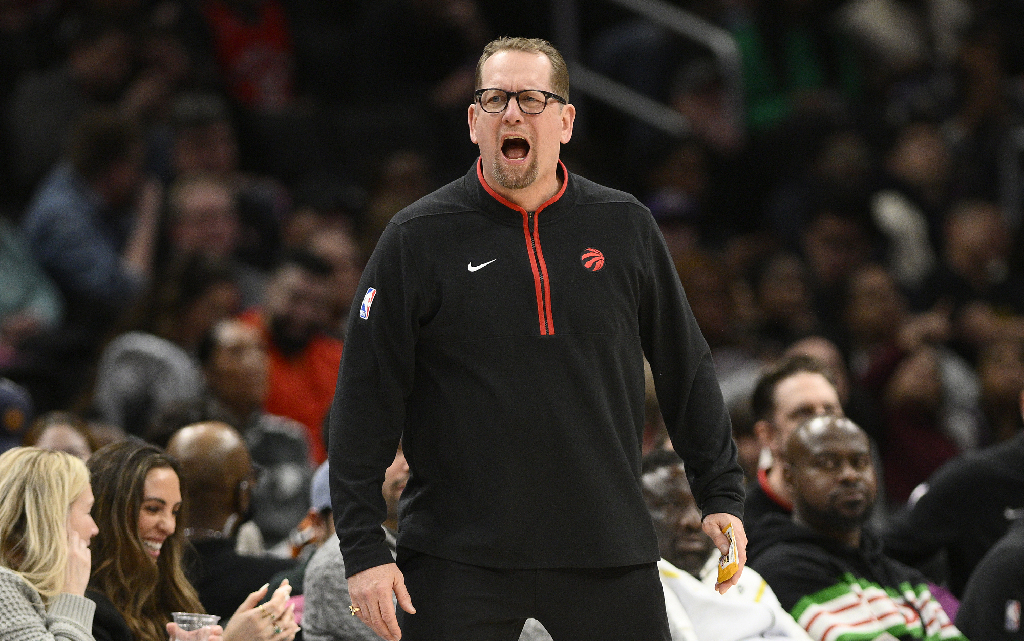 猛龙队主教练尼克纳斯：球队状态良好，备战下一轮比赛(猛龙队logo高清)